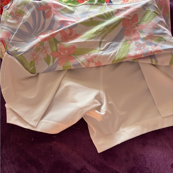 Tommy Bahama Aubrey Calli Cove Skort In White. Sz: XX Small - Picture 8 of 8